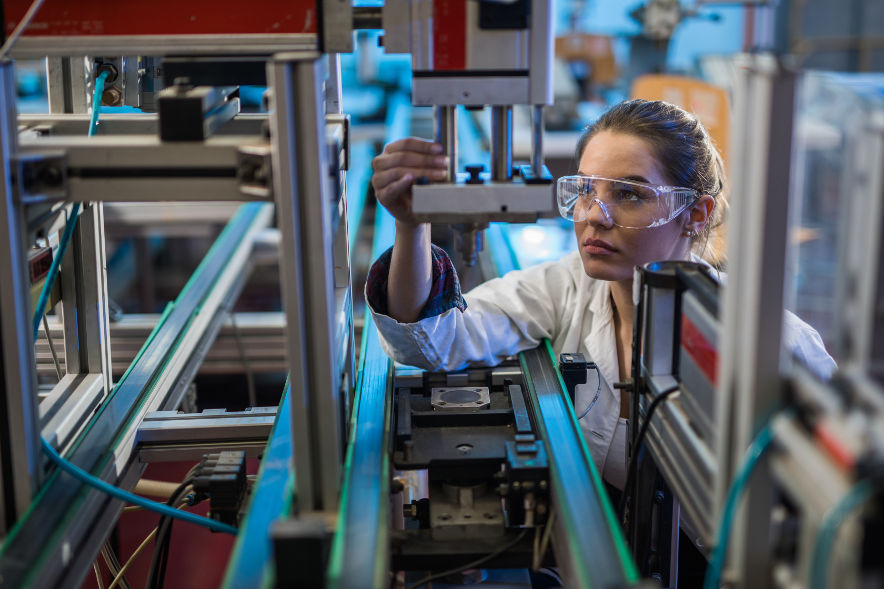Template Maschinen- und Anlagenf&uuml;hrer - Metall-, Kunststofftechnik (m/w/d) von DEKRA Arbeit GmbH.